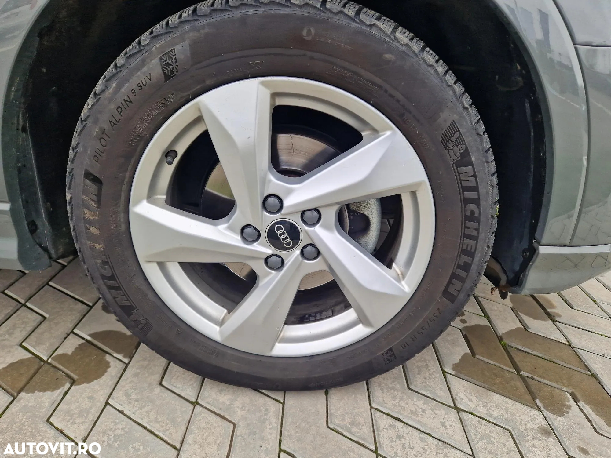 Audi Q3 2.0 35 TDI S tronic Advanced - 4
