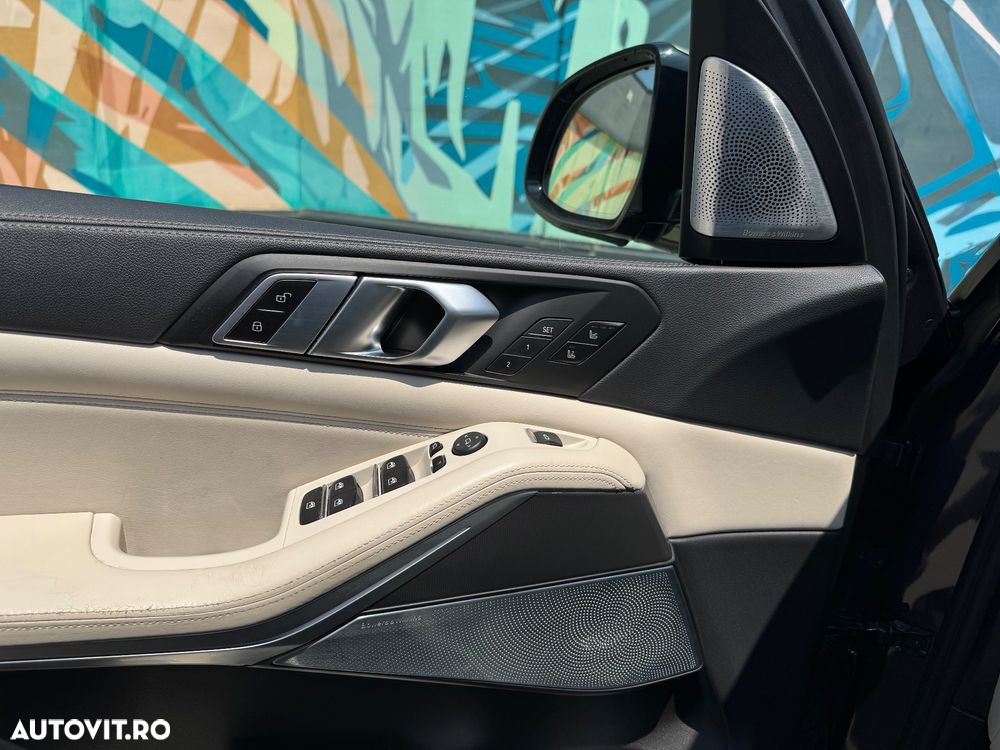 BMW X5 M M50i - 13