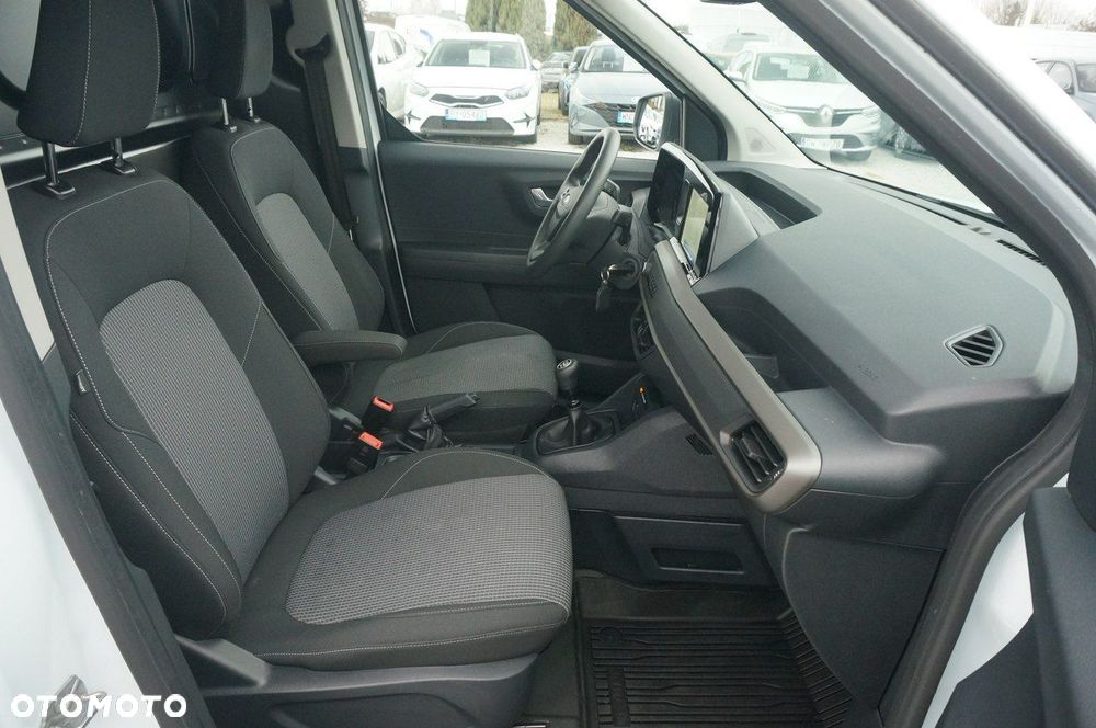 Ford Transit Courier - 21