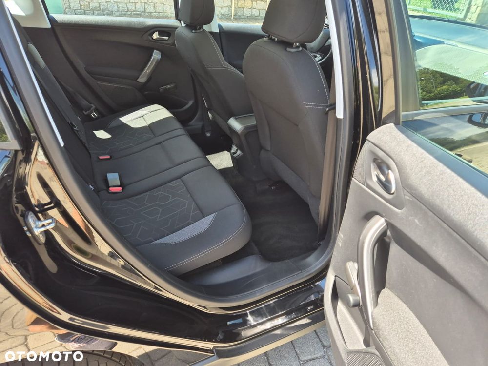 Peugeot 2008 1.2 Pure Tech GPF Allure S&S EAT6 - 16
