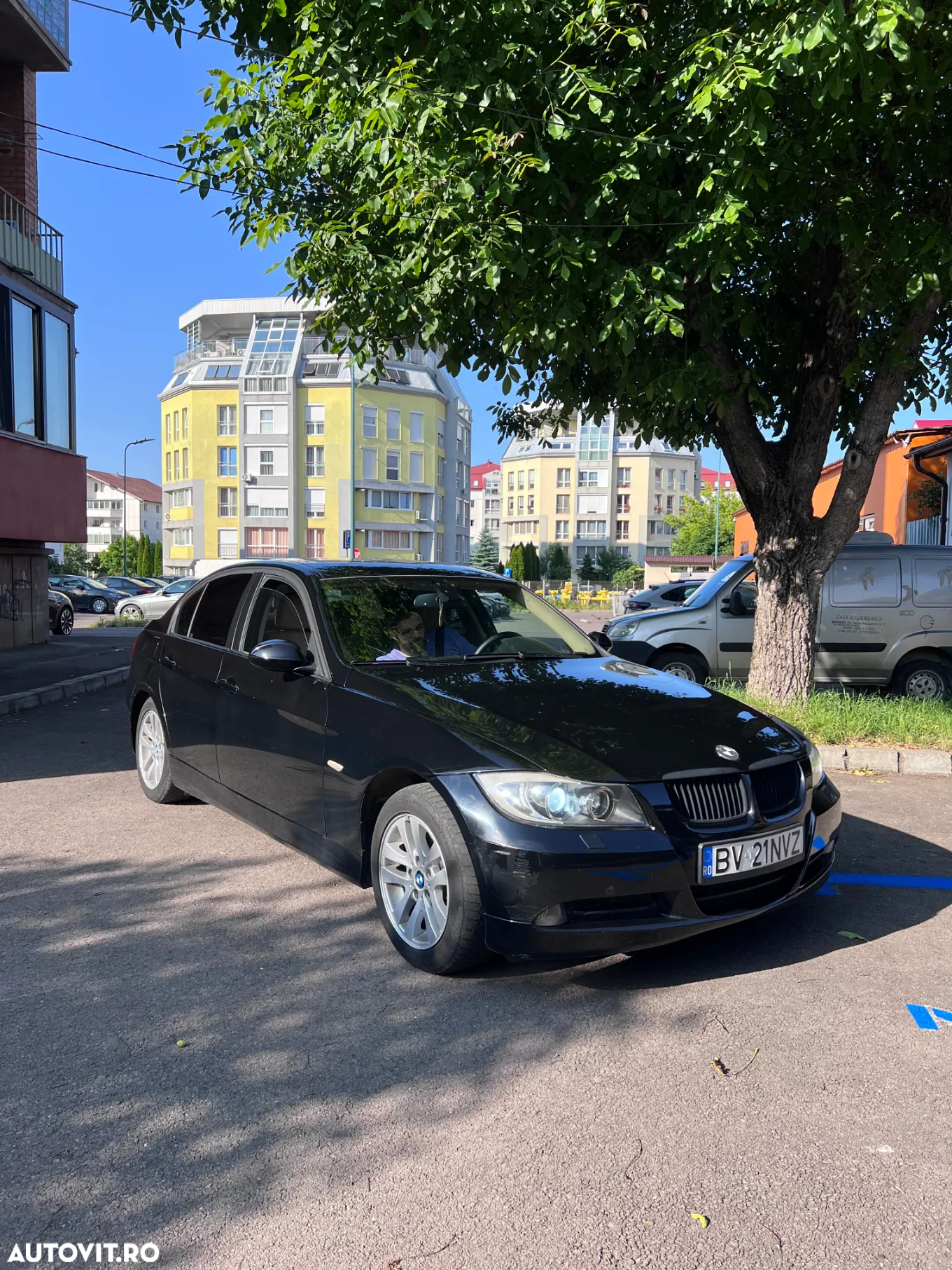 BMW Seria 3 318i Touring - 2