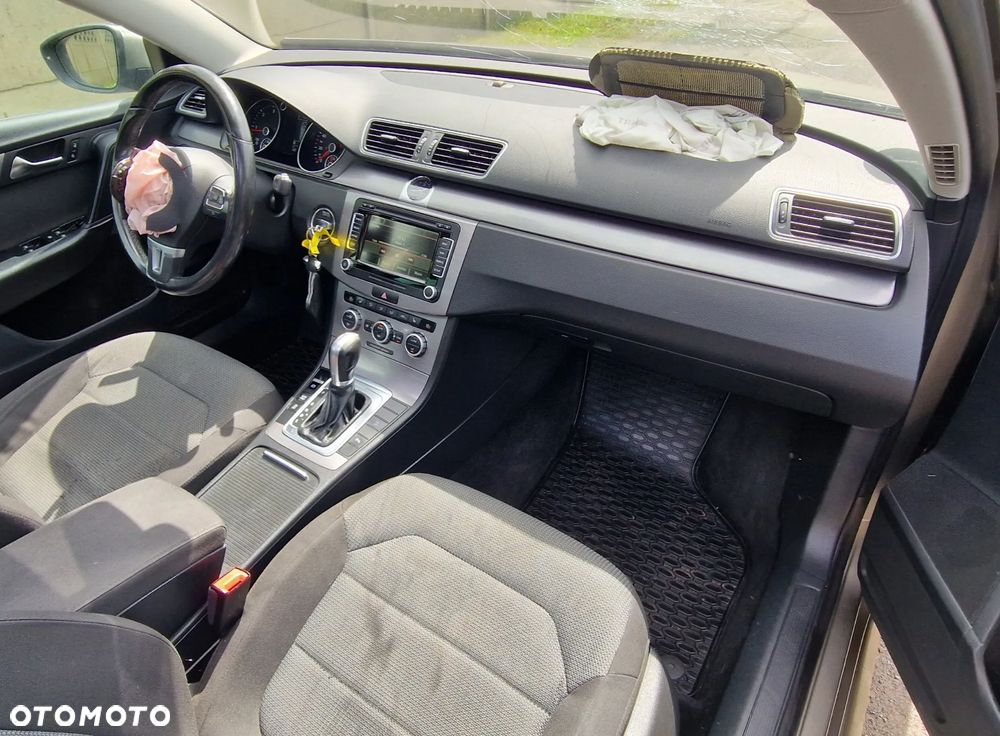 Volkswagen Passat 2.0 TDI Highline DSG - 8