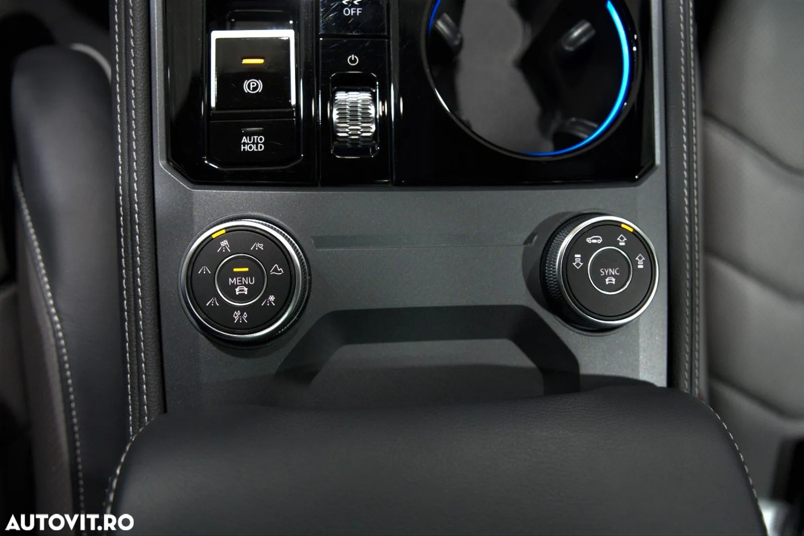 Volkswagen Touareg V6 TDI 4MOTION R-Line - 25