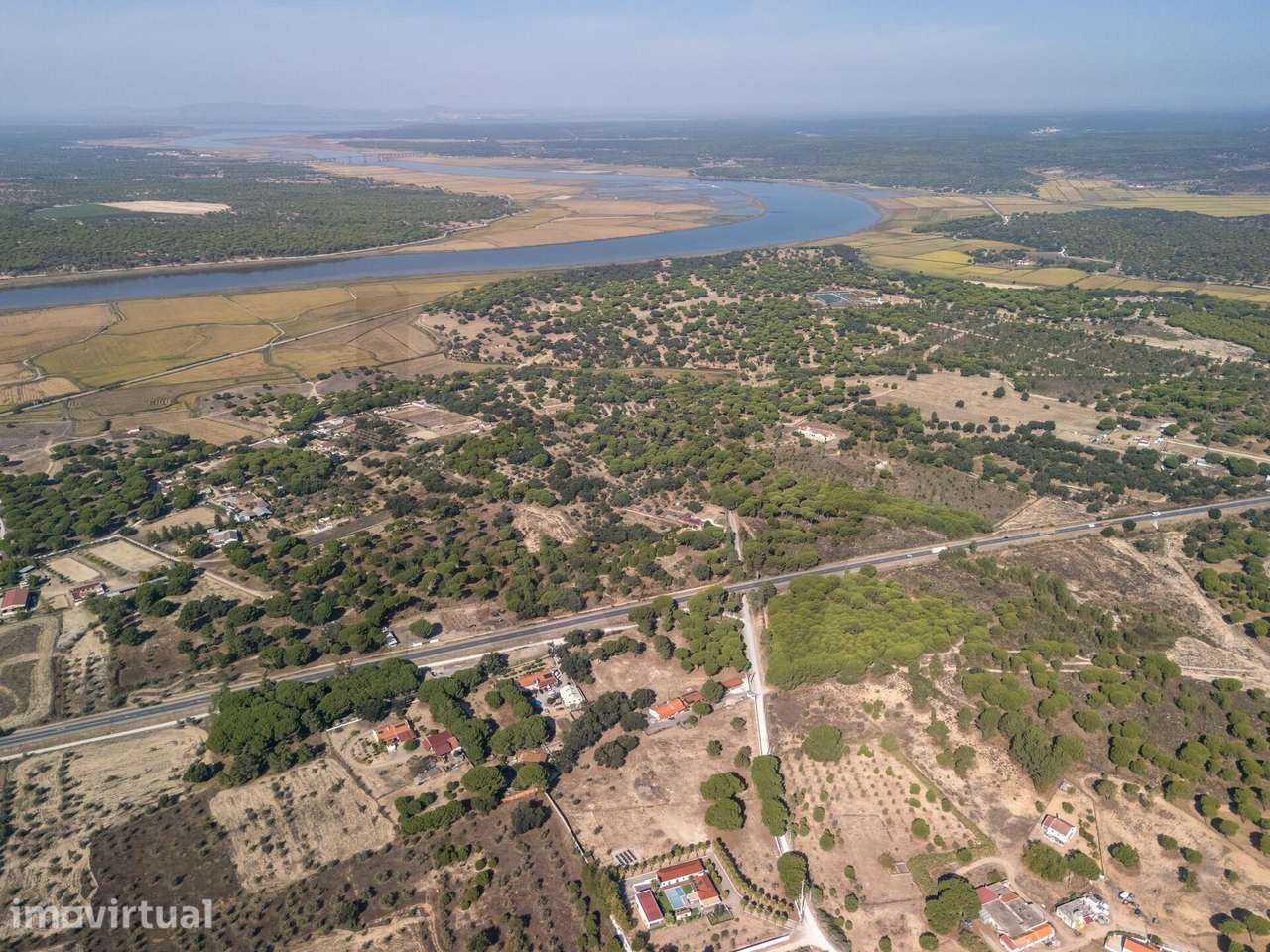 Propriedade de 8 Hectares com Potencial Urbanístico e Turístico | Alcá - Grande imagem: 2/21