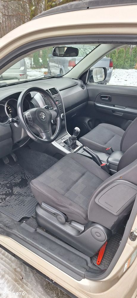 Suzuki Grand Vitara 1.6 Comfort - 16