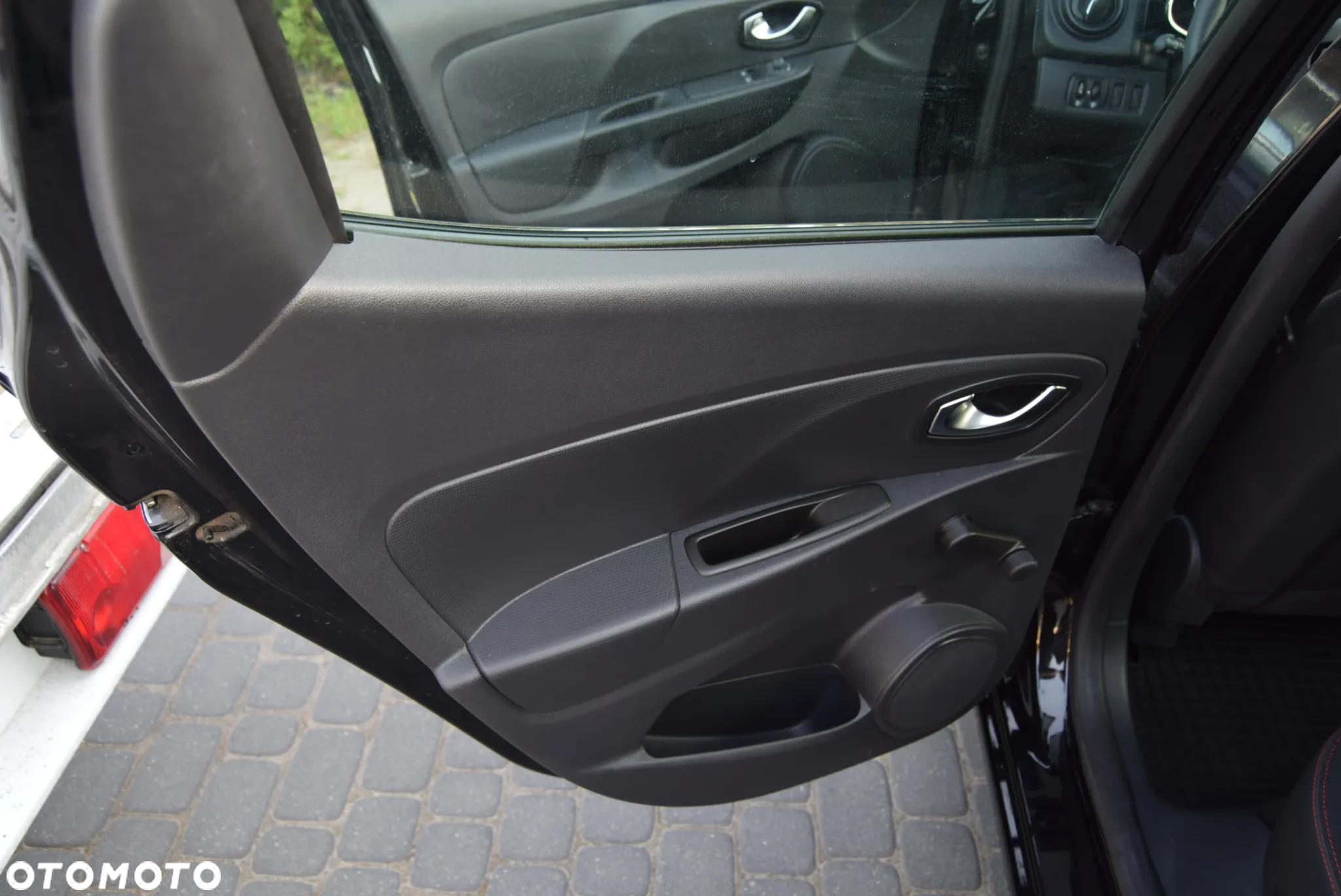 Renault Clio 1.2 16V 75 Life - 22