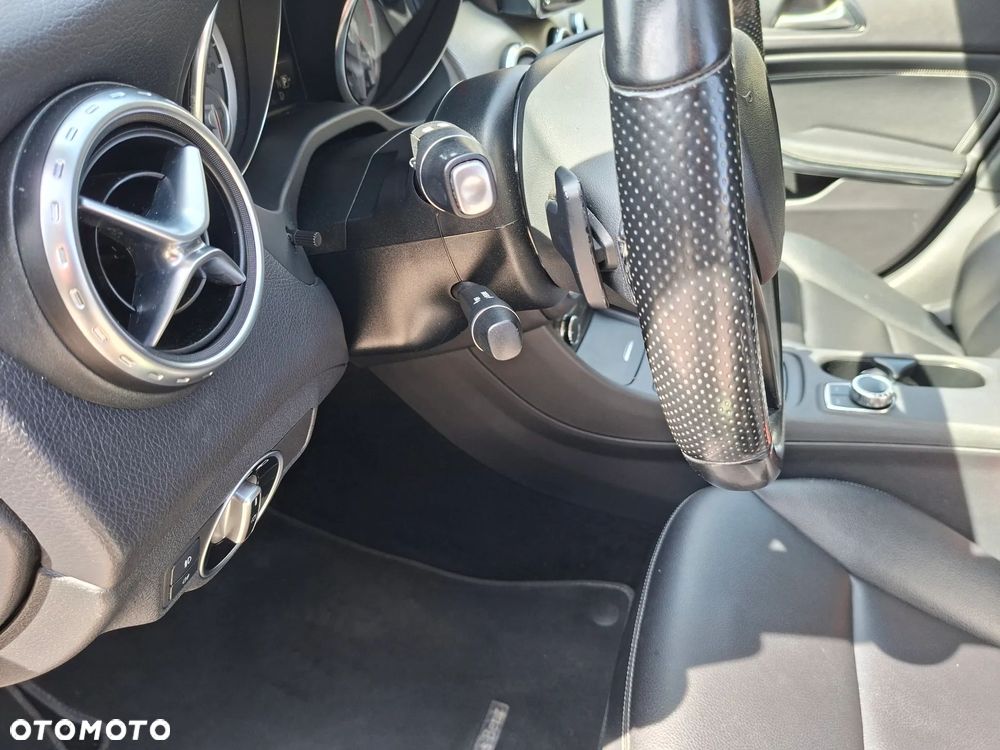 Mercedes-Benz GLA 250 4Matic 7G-DCT SCORE - 24