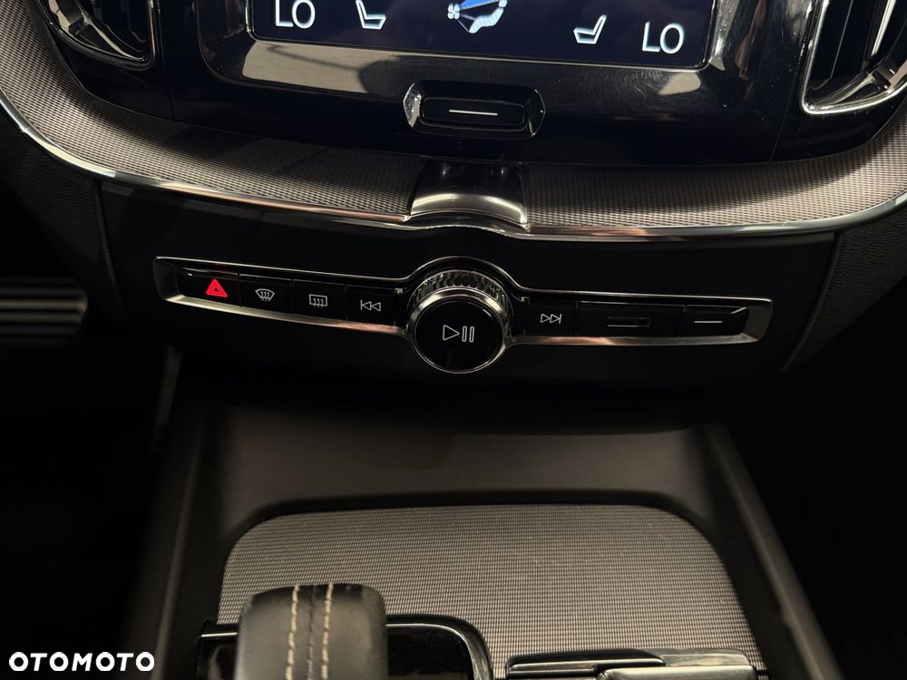 Volvo XC 60 - 24