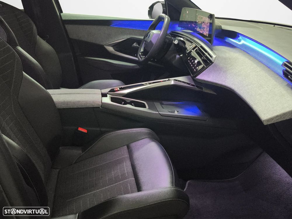 Peugeot 3008 1.2 Hybrid GT e-DCS6 - 8