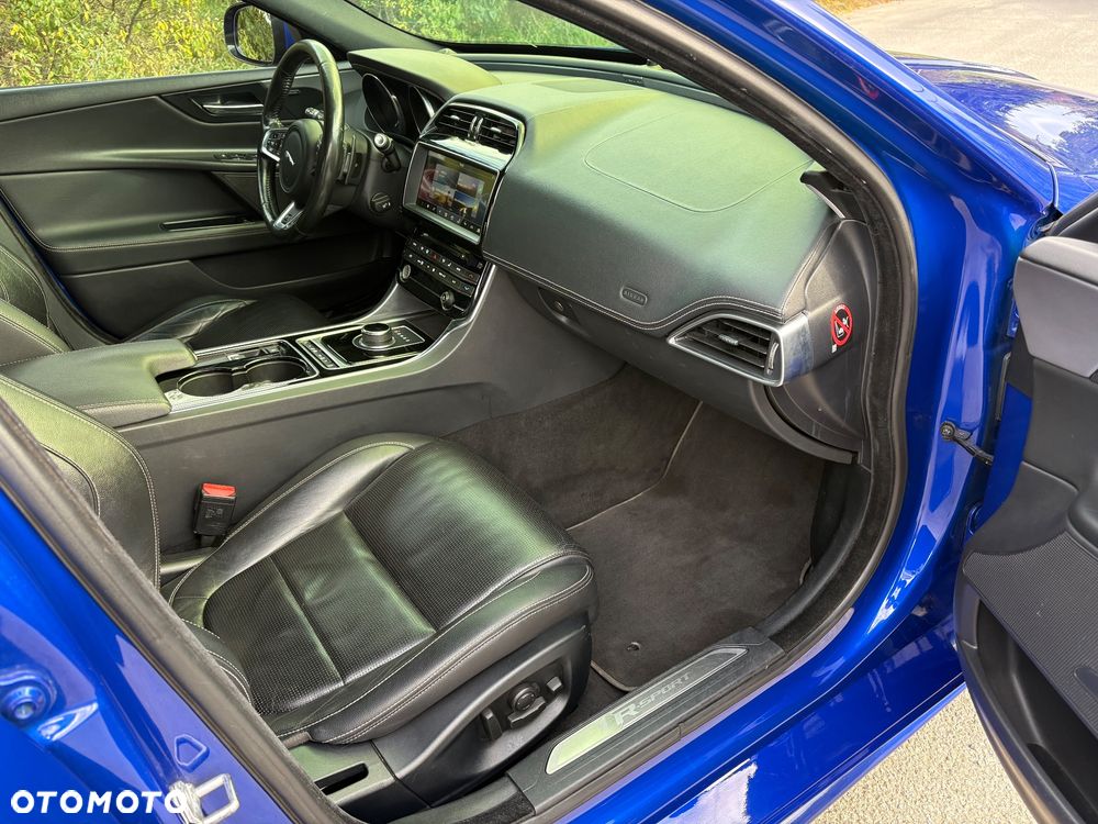 Jaguar XE - 14