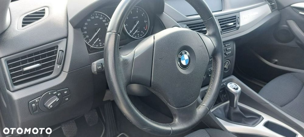 BMW X1 sDrive18i - 16