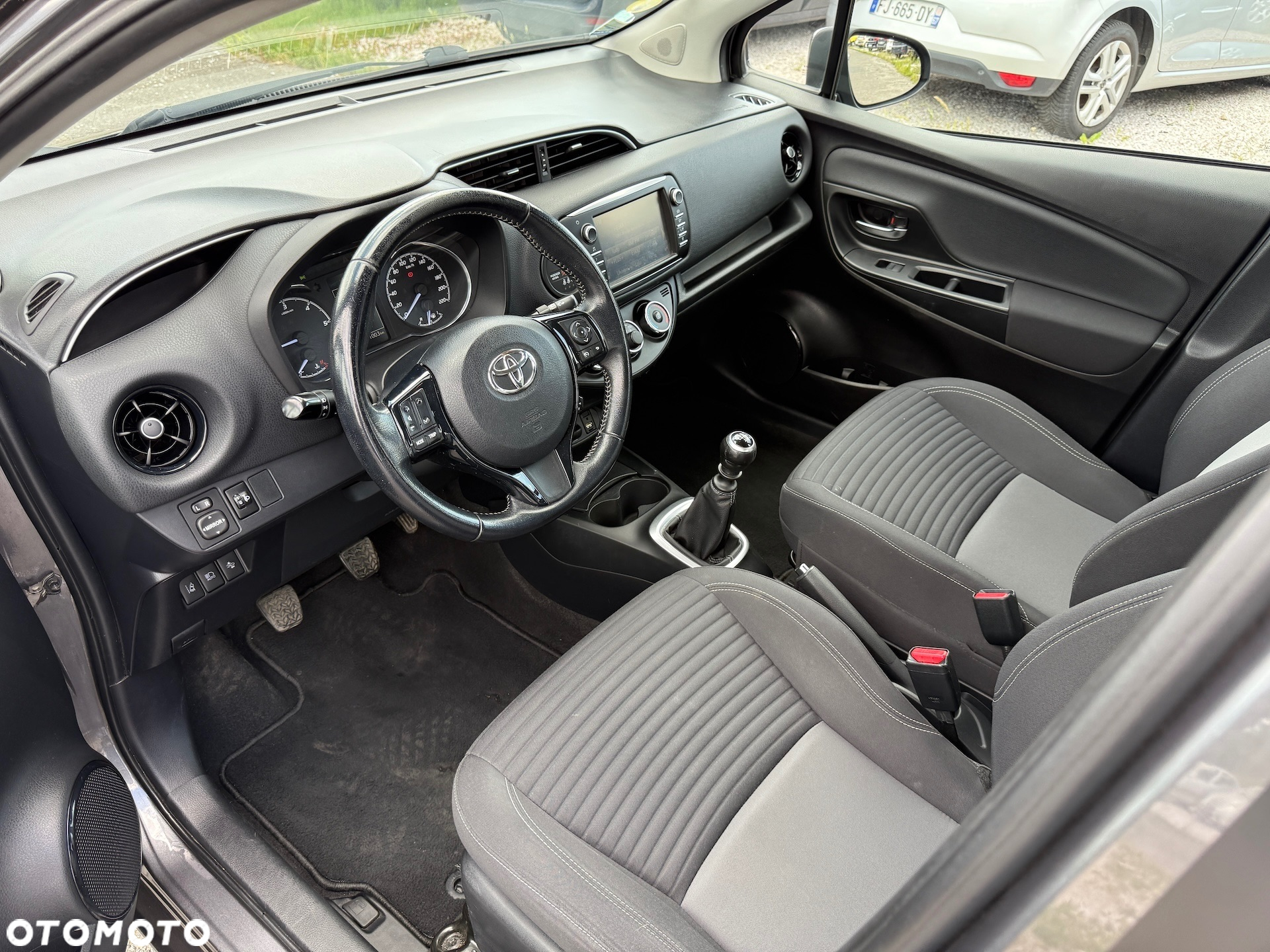 Toyota Yaris 1.4 D-4D Prestige - 10
