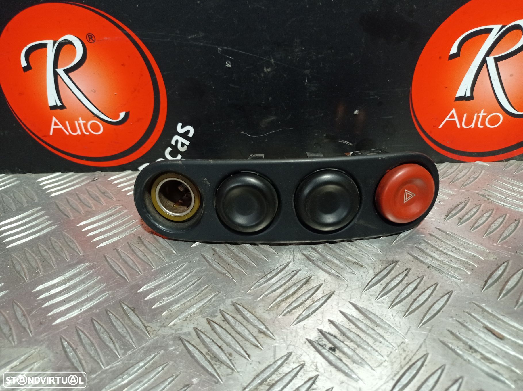 Botão 4 Piscas  Renault Master Ii Caixa (Fd) - 1
