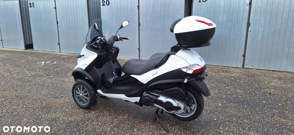 Piaggio MP-3 - 5