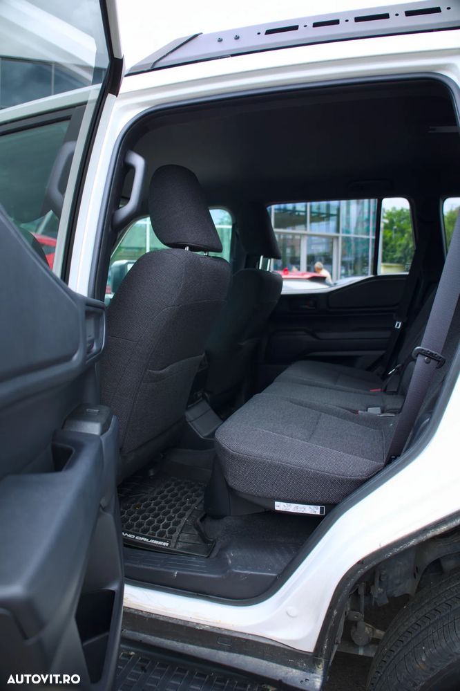 Toyota Land Cruiser - 11