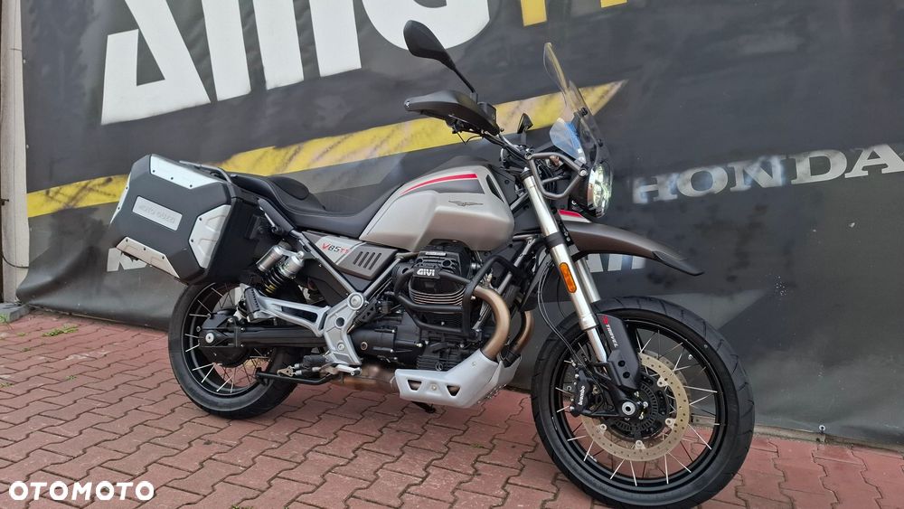 Moto Guzzi V85 - 3