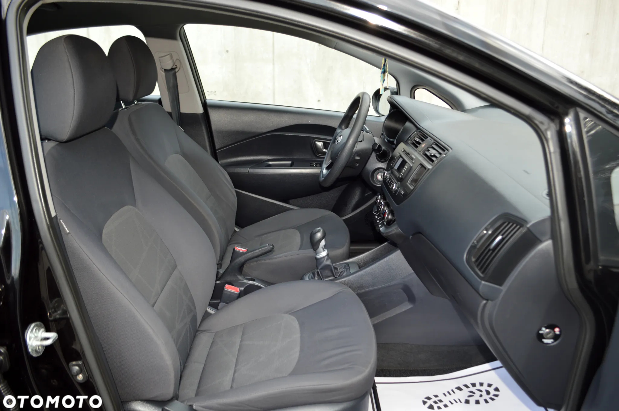 Kia Rio - 10