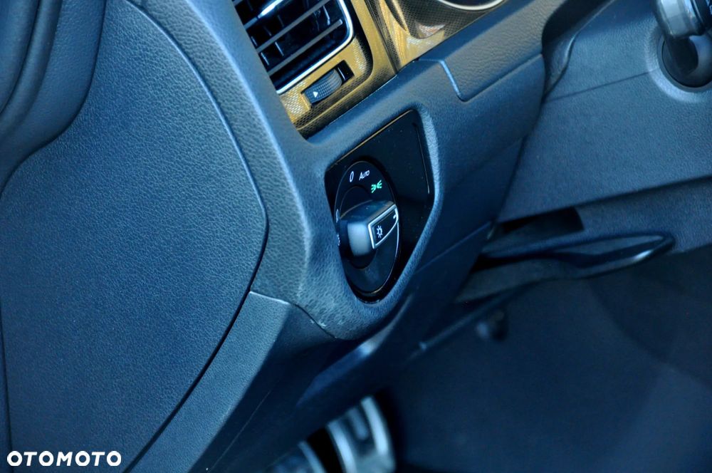 Volkswagen Golf GTD 2.0 TDI SCR DSG - 37