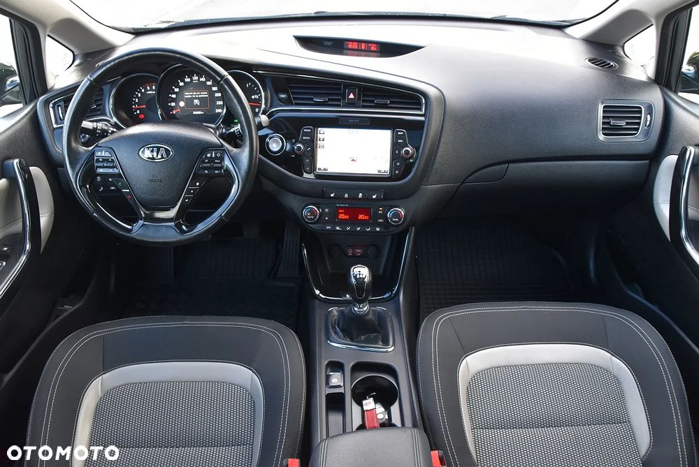 Kia Ceed - 26