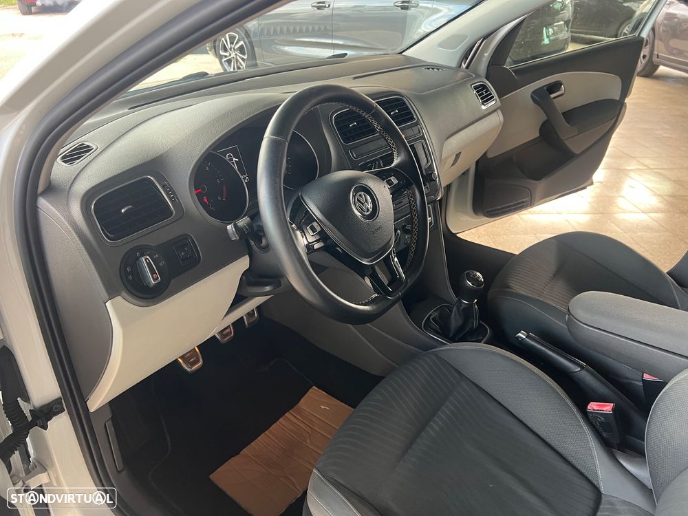 VW Polo 1.4 TDi (Blue Motion ) Highline - 28
