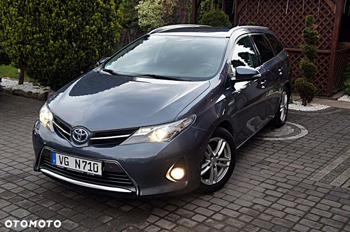 Toyota Auris 1.8 HSD Luna - 1