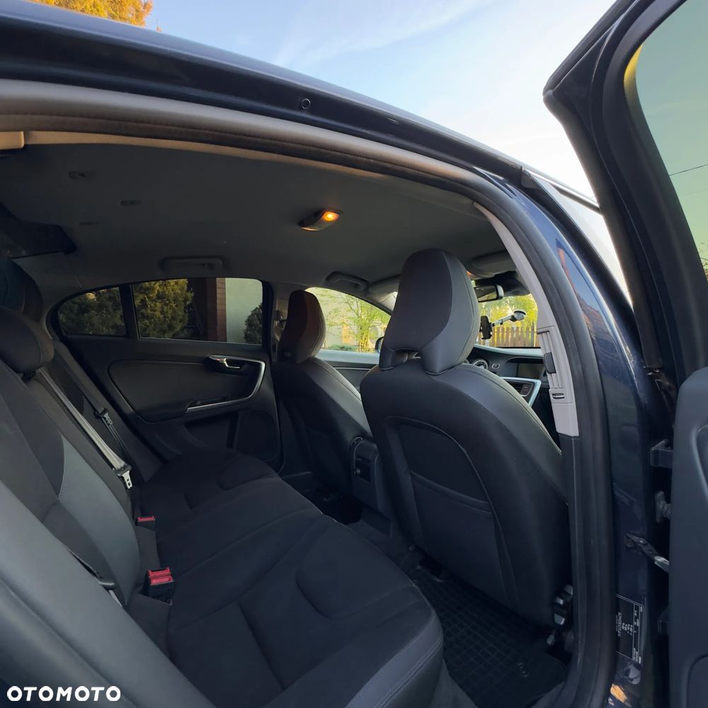 Volvo S60 D3 Momentum - 14