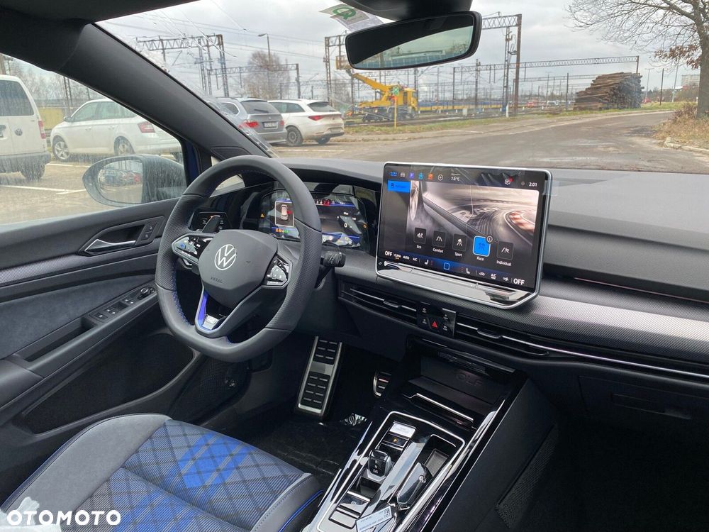 Volkswagen Golf - 10