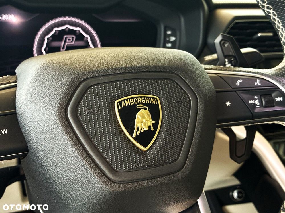 Lamborghini Urus - 16