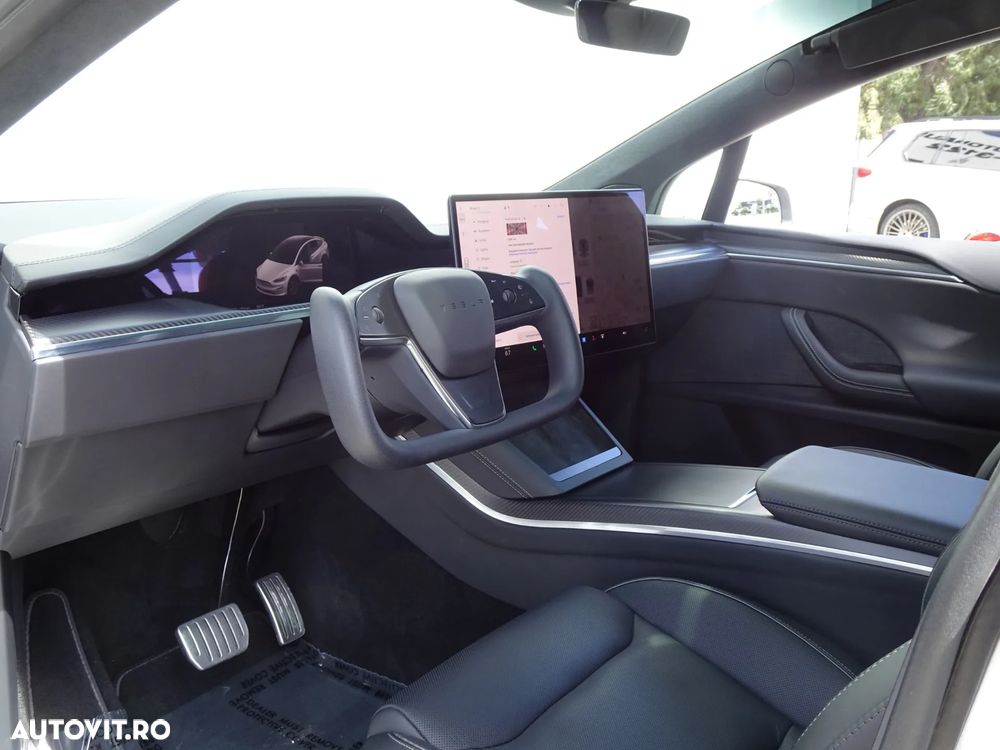 Tesla Model X - 4