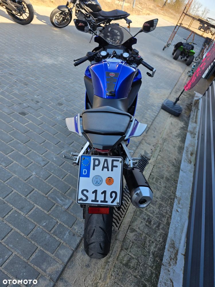 Yamaha YZF - 27