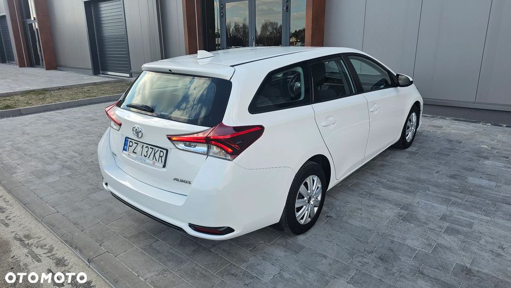 Toyota Auris 1.33 VVT-i Active - 4