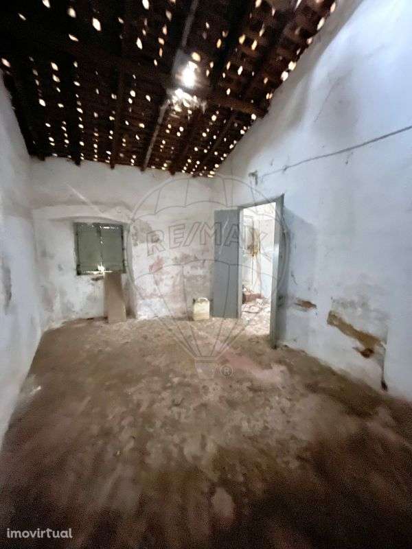 Moradia T2 para venda - Grande imagem: 2/5