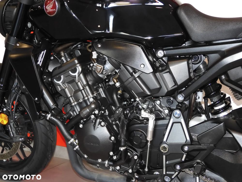 Honda CB - 32