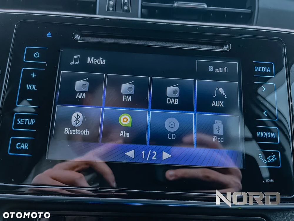 Toyota Auris 1.8 HSD Prestige - 35