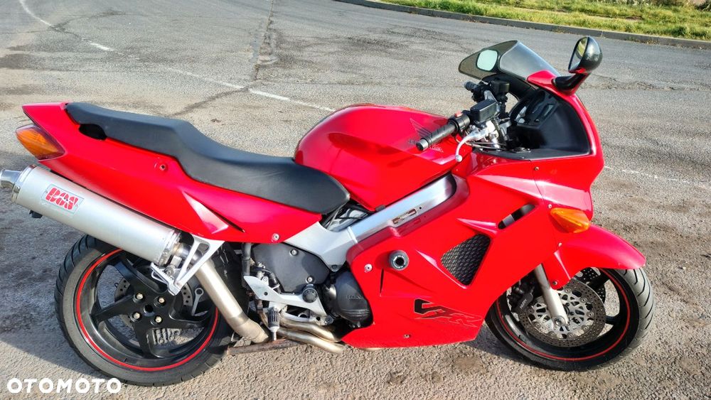 Honda VFR - 4