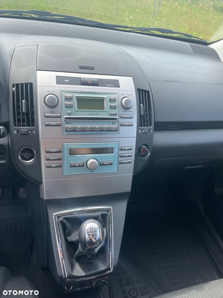 Toyota Corolla Verso - 15