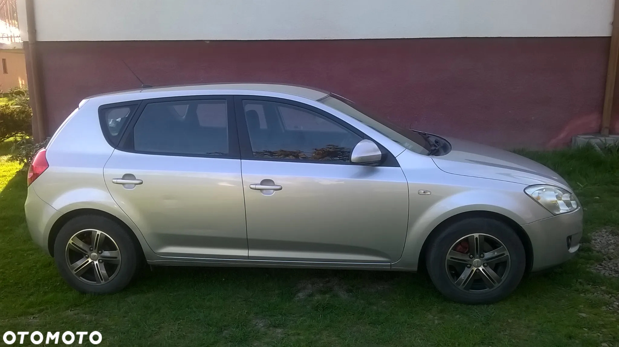 Kia Ceed Cee'd 1.6 Crdi Comfort + - 2