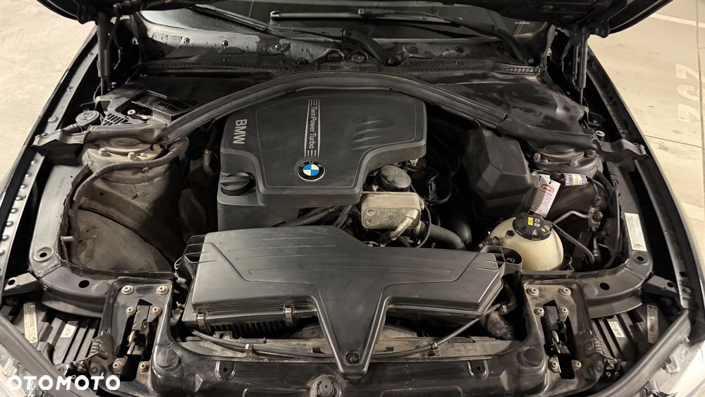 BMW Seria 3 328i xDrive Sport-Aut Sport Line - 27