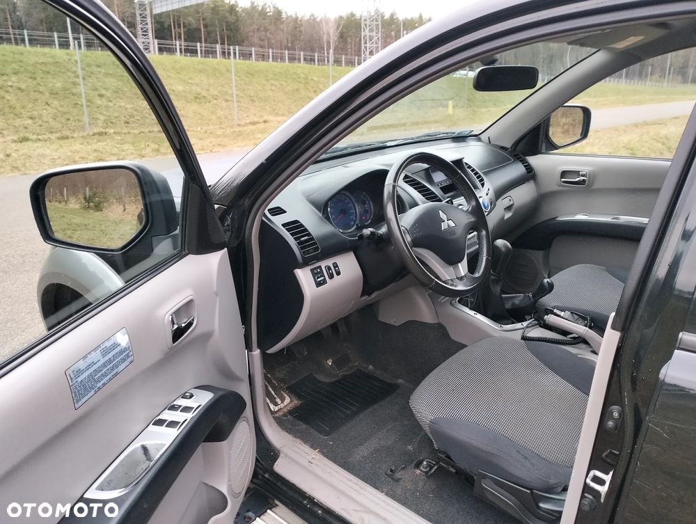 Mitsubishi L200 2.5 DID Intense - 9