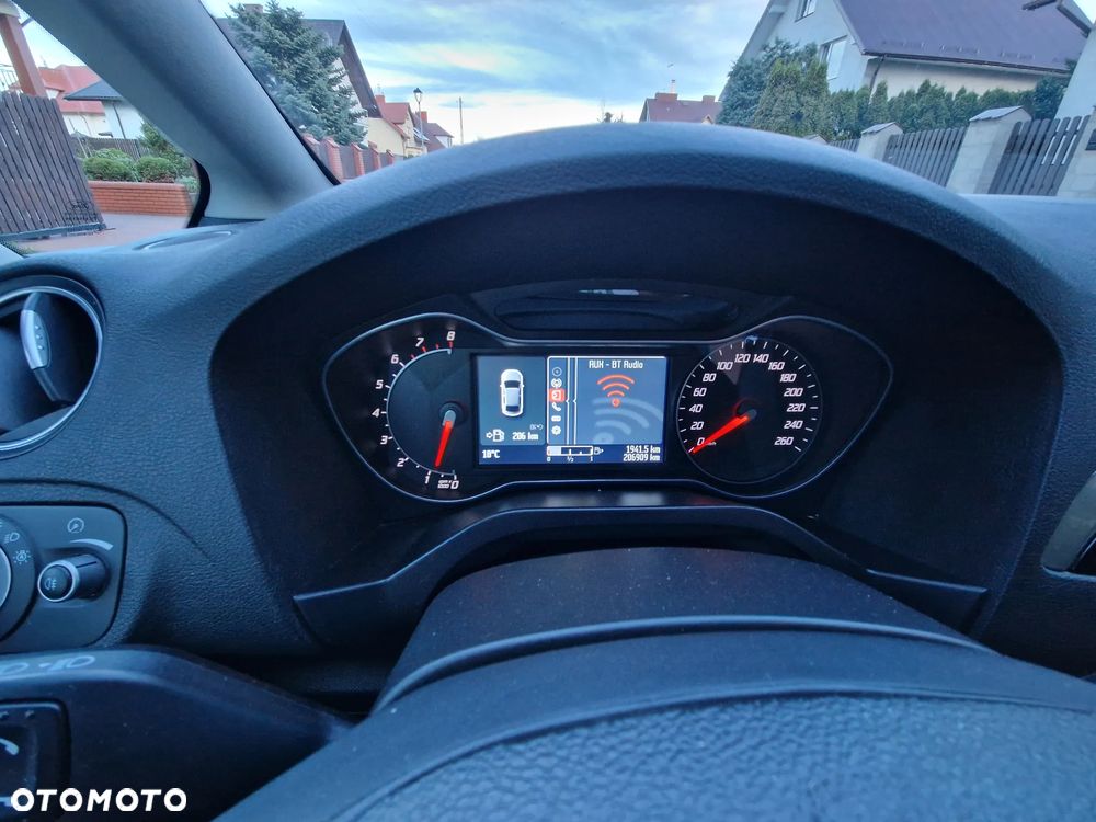 Ford S-Max 2.0 T Titanium - 23