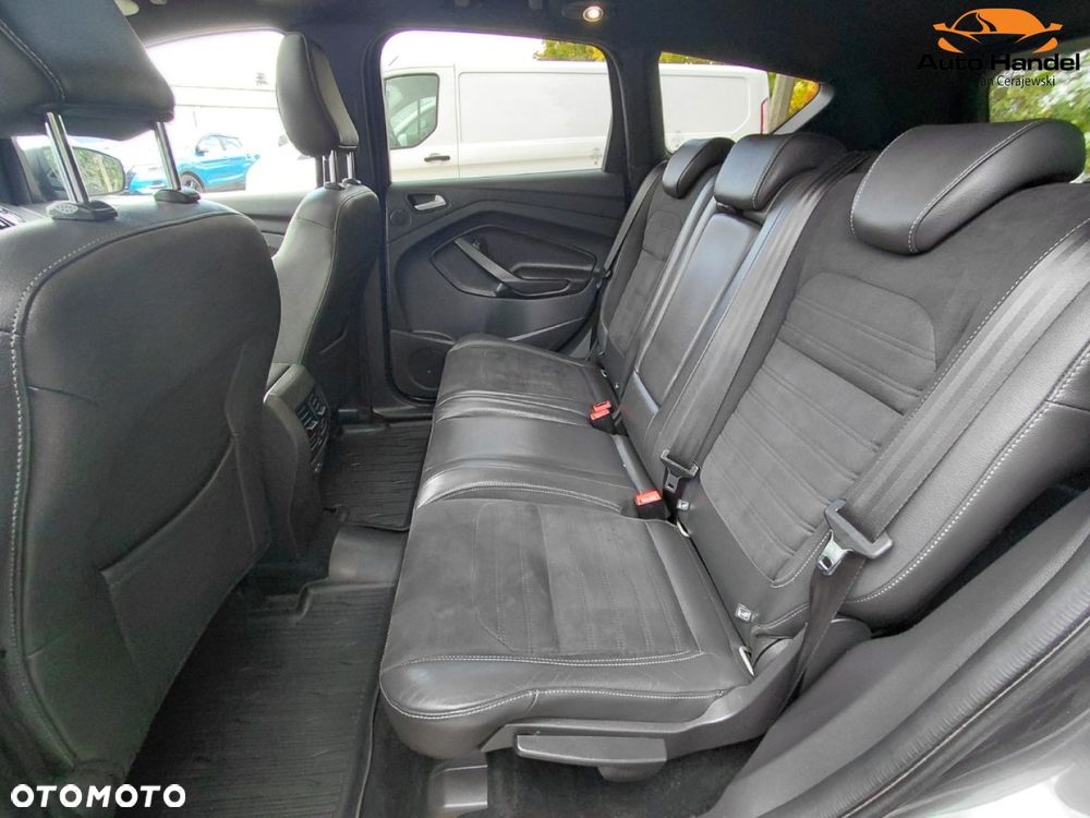 Ford Kuga 2.0 TDCi 4x4 ST-Line - 40