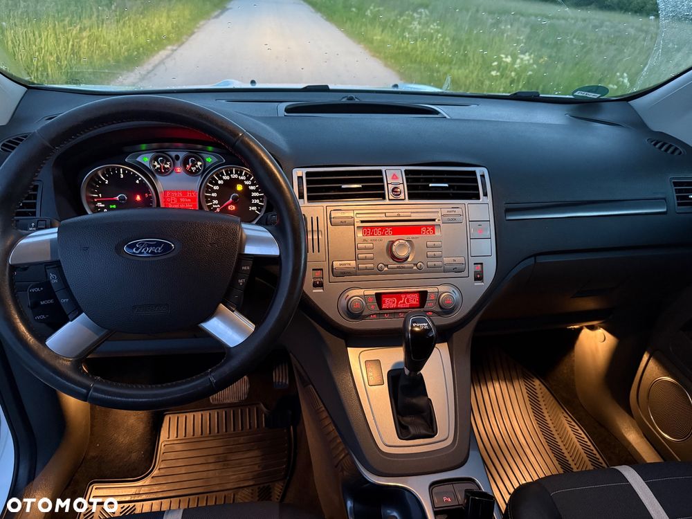 Ford Kuga 2.0 TDCi 4x4 Titanium - 17