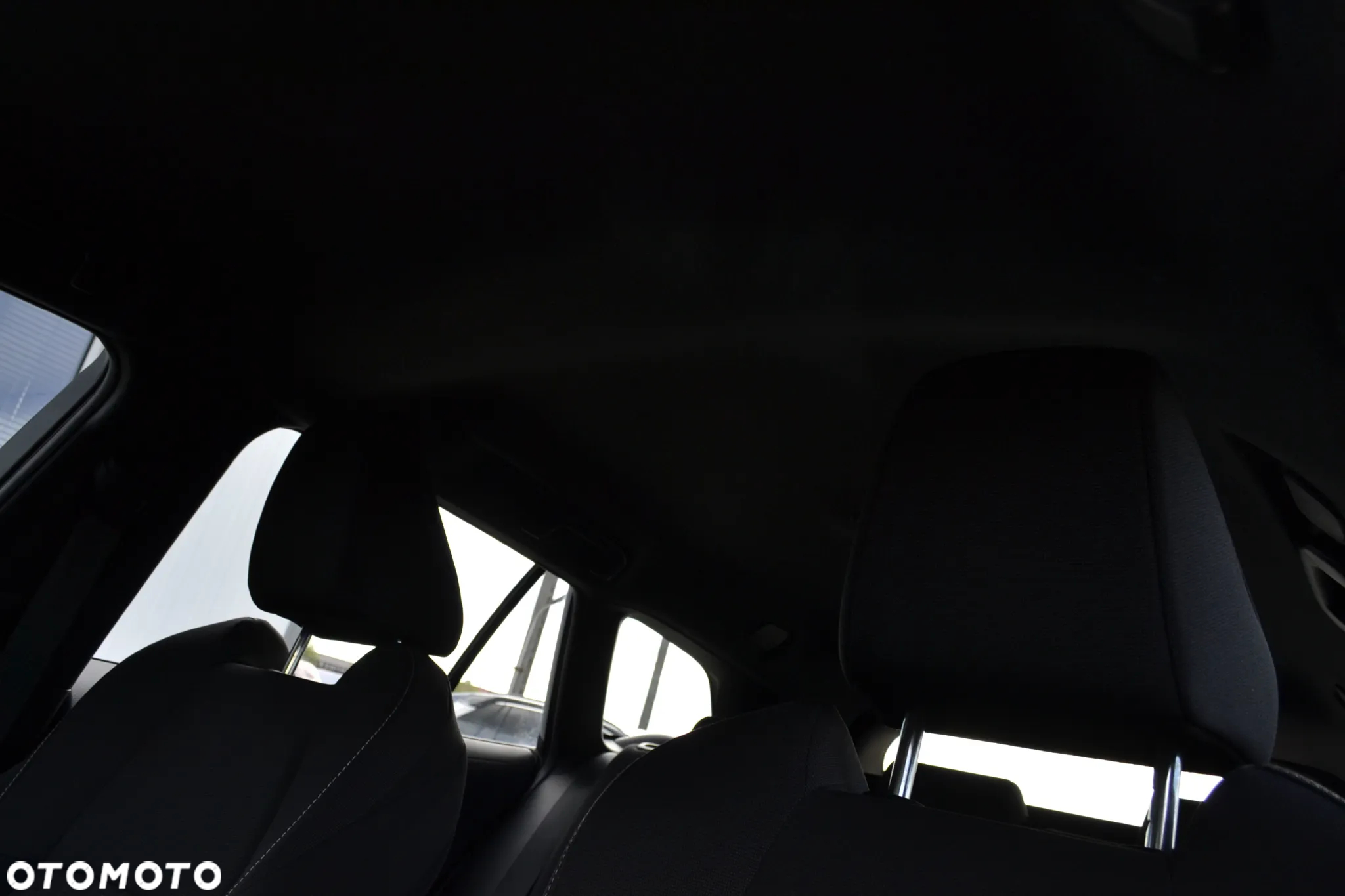 Toyota Corolla 1.8 Hybrid Comfort - 25