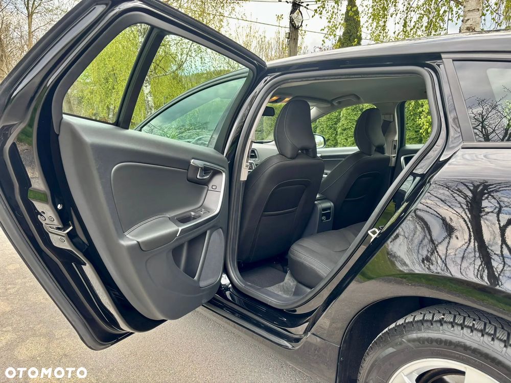 Volvo V60 D2 Geartronic - 22