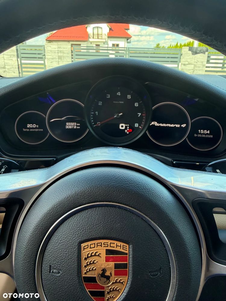 Porsche Panamera 4 - 13