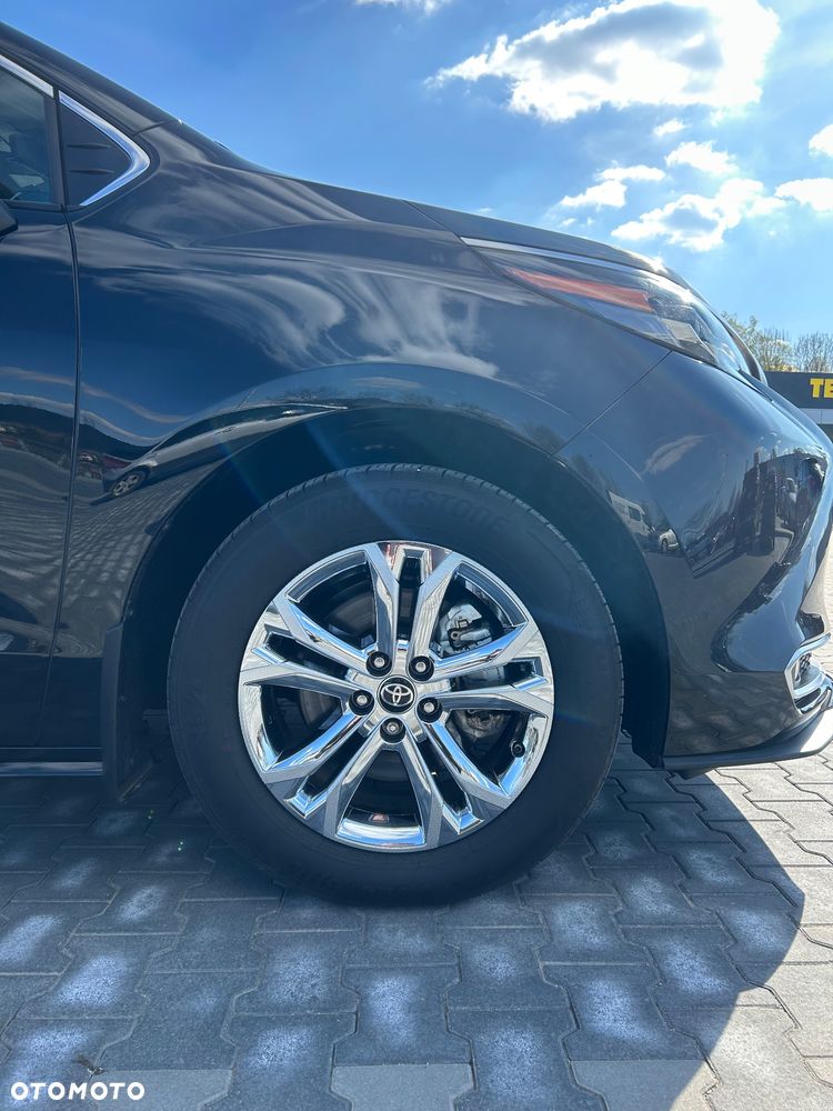 Toyota Sienna - 11