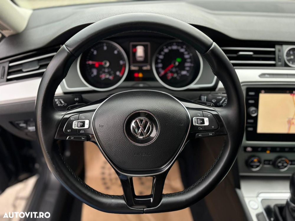 Volkswagen Passat - 14