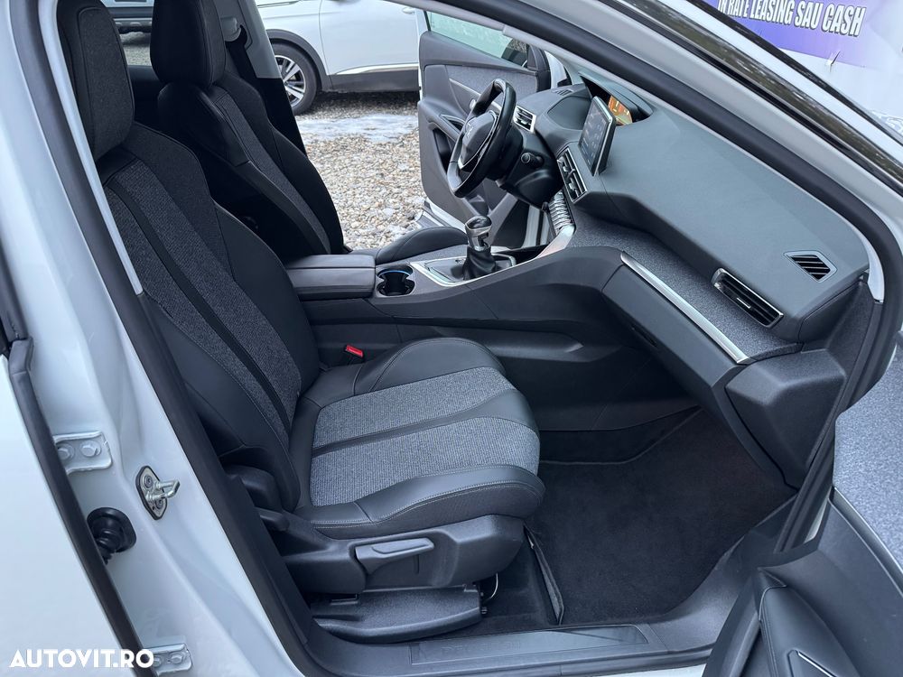 Peugeot 3008 1.2 PureTech Turbo S&S GT-Line - 23