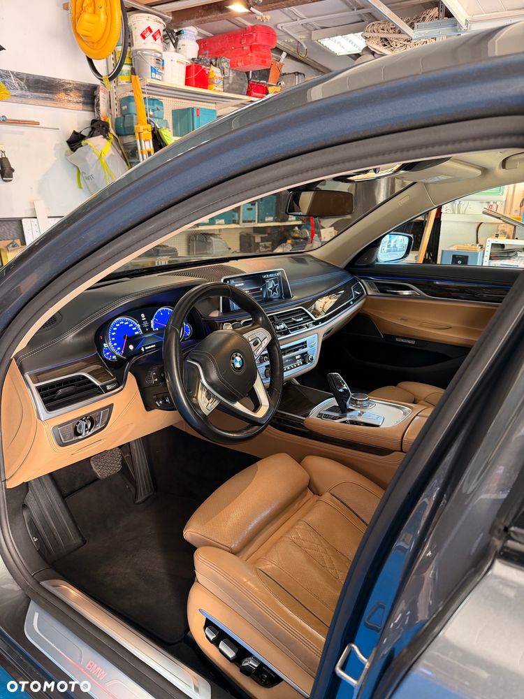 BMW Seria 7 740d xDrive - 9