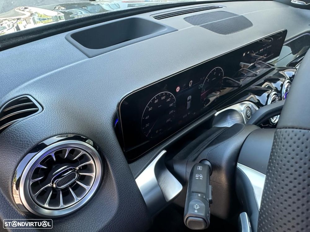 Mercedes-Benz GLB 180 d AMG Line - 15